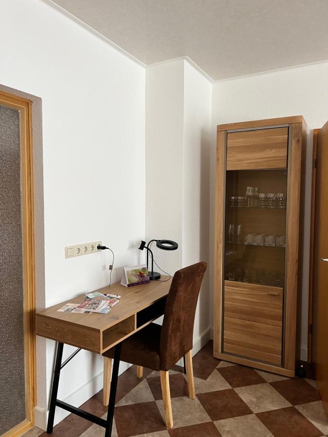 Sehr Schoene Wohnung,Komplett Neu Eingerichtet Limbach-Oberfrohna Ngoại thất bức ảnh